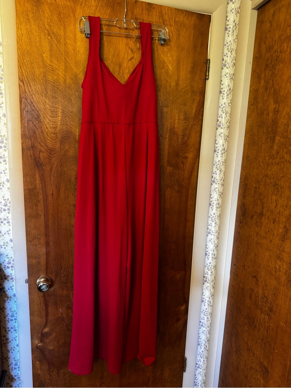 HALARA Red Sleeveless V-Neck Maxi Dress